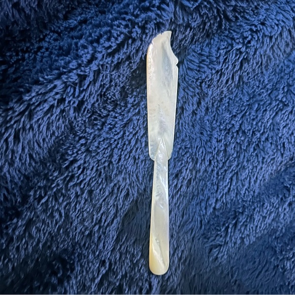 Mother of Pearl Caviar knife